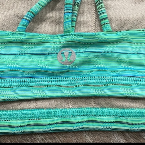 Lululemon sports bra lot size 4 - Picture 16 of 16